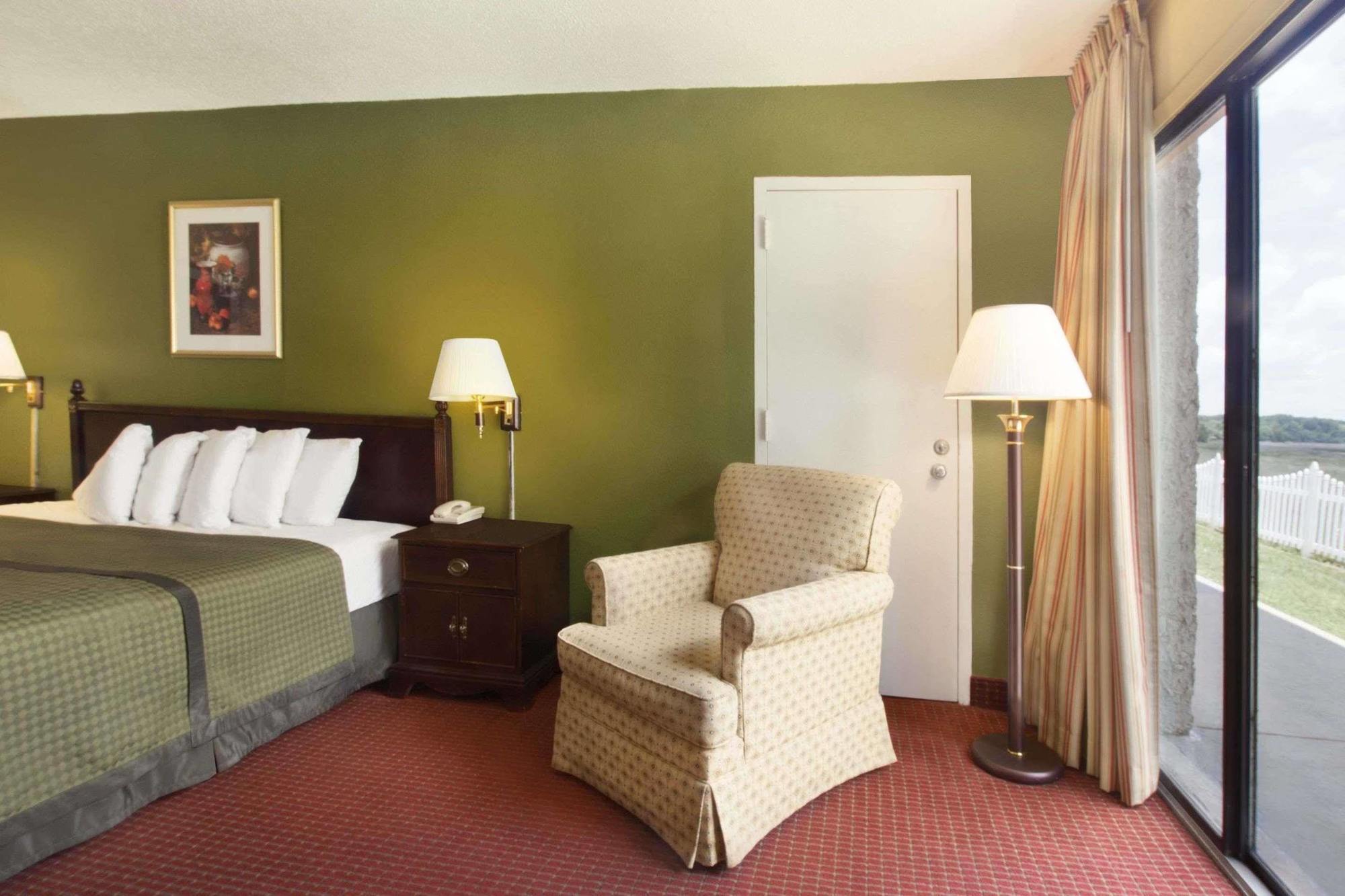 Howard Johnson By Wyndham Beaufort/Parris Island Eksteriør bilde