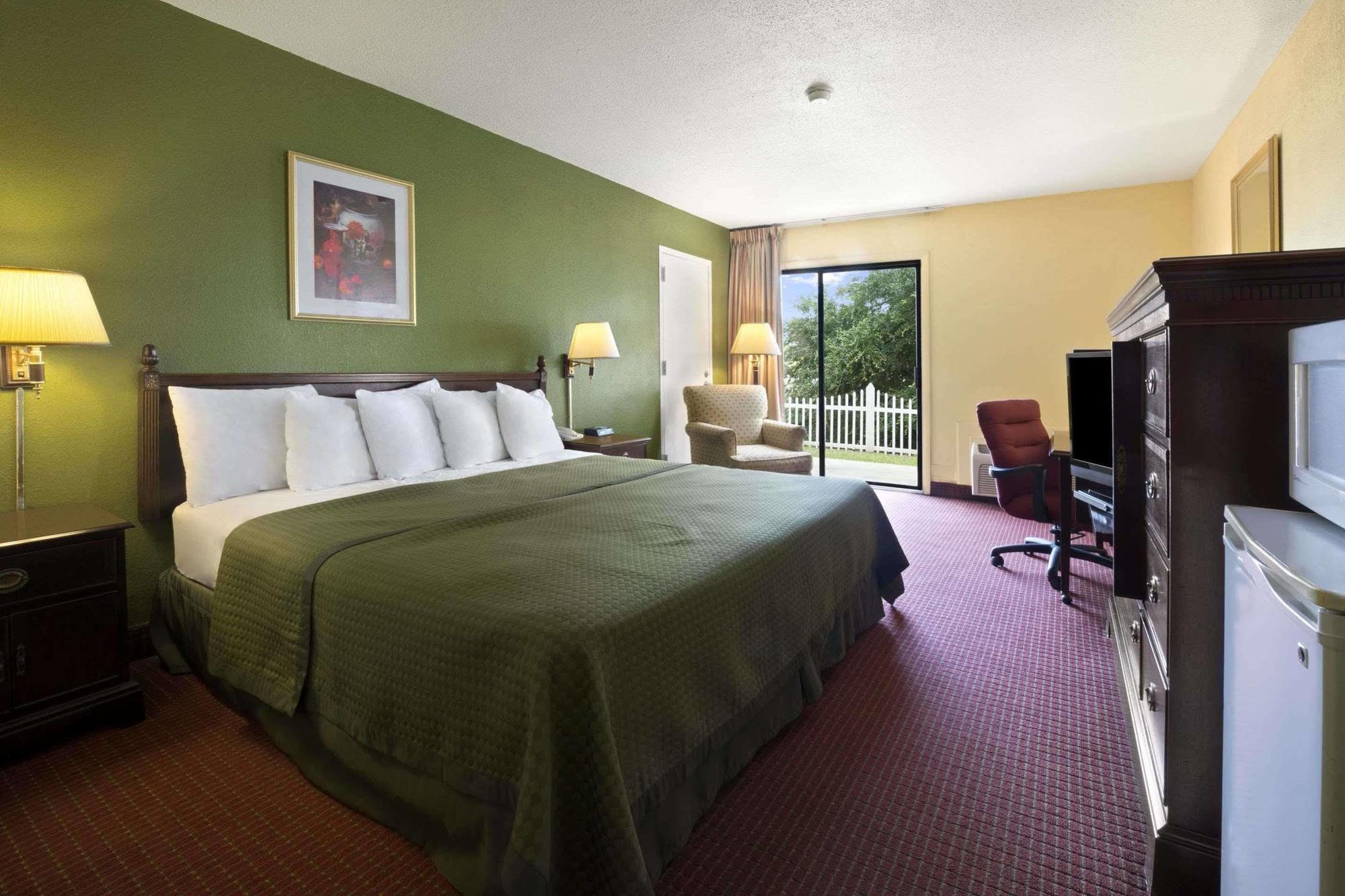 Howard Johnson By Wyndham Beaufort/Parris Island Eksteriør bilde