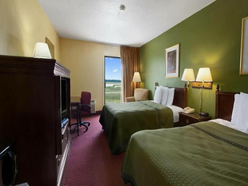 Howard Johnson By Wyndham Beaufort/Parris Island Eksteriør bilde